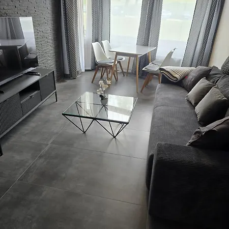 Im In Loft Style Mit Balkon Indoorpool Tiefgaragenstellplatz